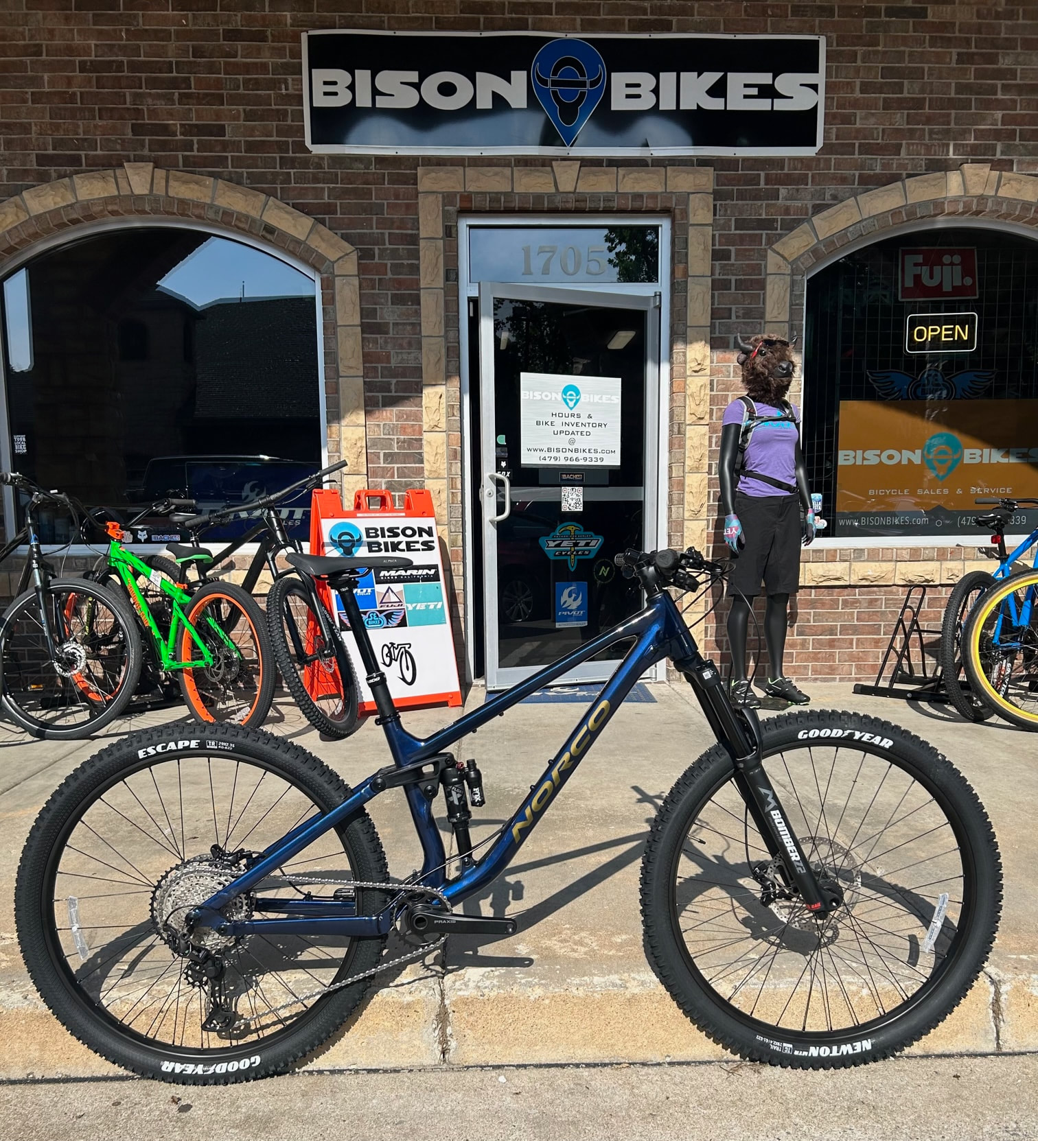2023 NORCO FLUID FS A2 29 TRAIL MOUNTAIN BIKE (Blue/Copper or Silver/Red  Available)